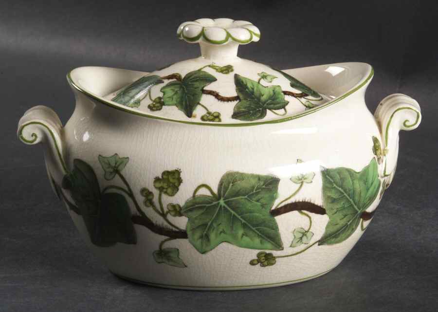 Napoleon Ivy Green (Queen's Ware) Sugar Bowl & Lid by Wedgwood-1