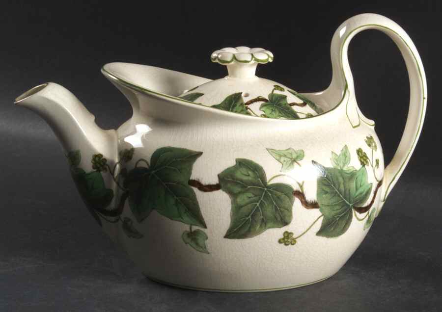 Napoleon Ivy Green (Queen's Ware) Teapot & Lid by Wedgwood-1