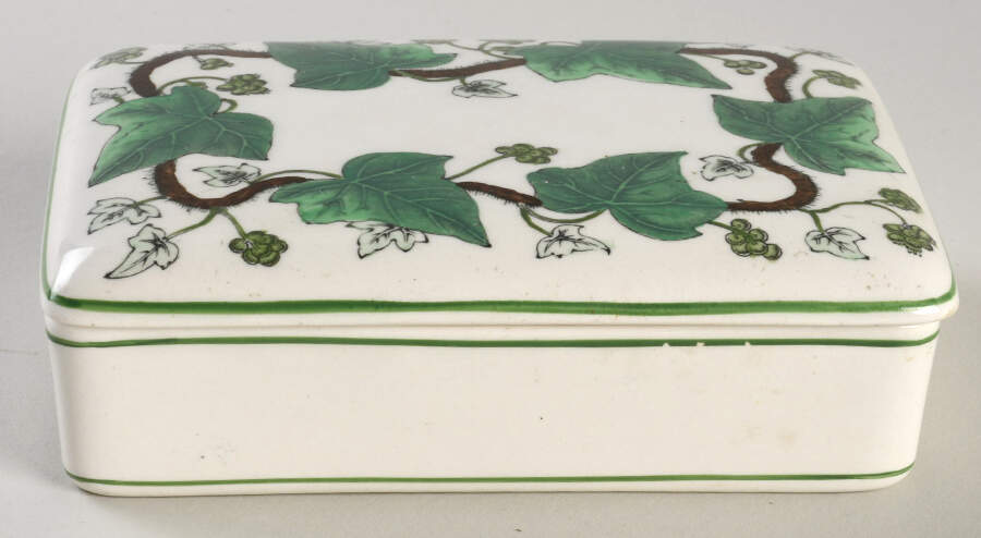 Napoleon Ivy Green (Bone China) Cigarette Holder by Wedgwood-1
