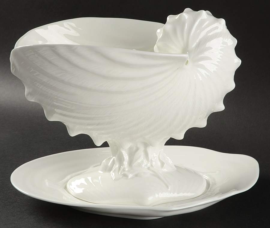 Nautilus (Glossy) Centerpiece & Underplate by Wedgwood-1
