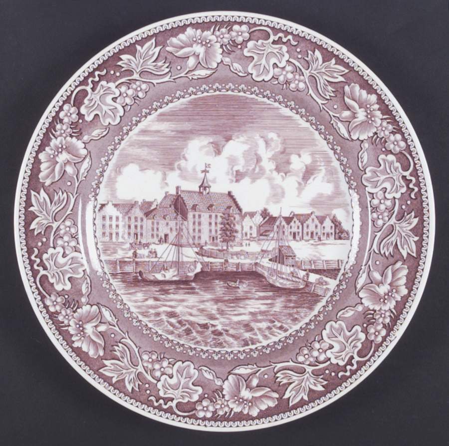 Old New York Mulberry Dinner Plate by Wedgwood-1