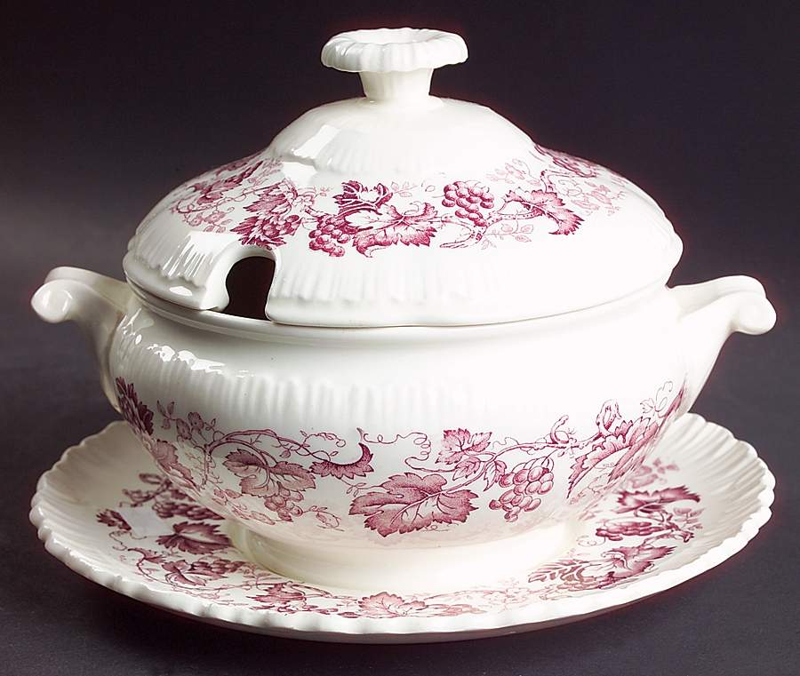 Old Vine Purple Sauce Boat & Lid with Underplate by Wedgwood-1
