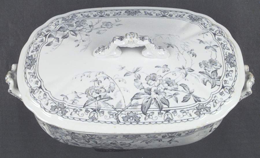 Orlando Oval Covered Vegetable by Wedgwood-1