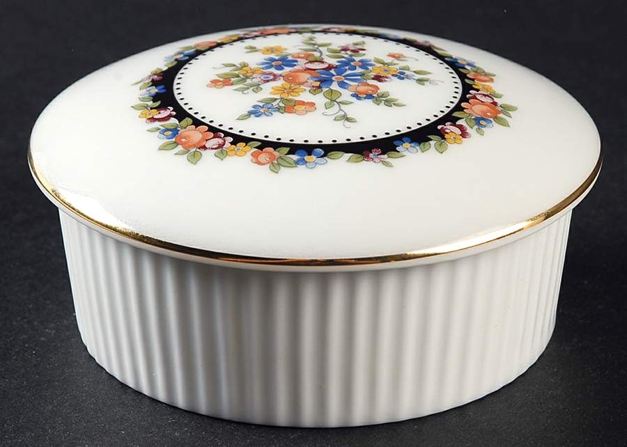 Osborne 3" Round Box & Lid by Wedgwood-1