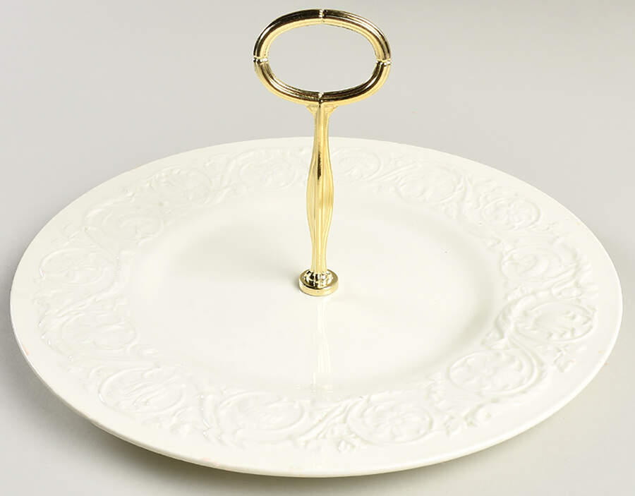 Patrician (Old, 1927-1986) Round Serving Plate with Center Handle (Dp) Hc by Wedgwood-1