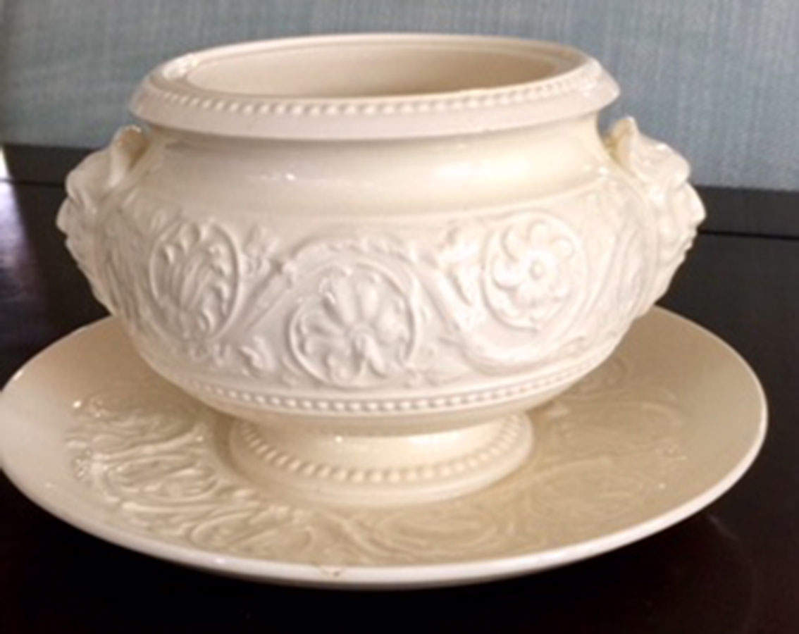 Patrician (Old, 1927-1986) Sauce Boat with Attached Underplate No Lid by Wedgwood-1