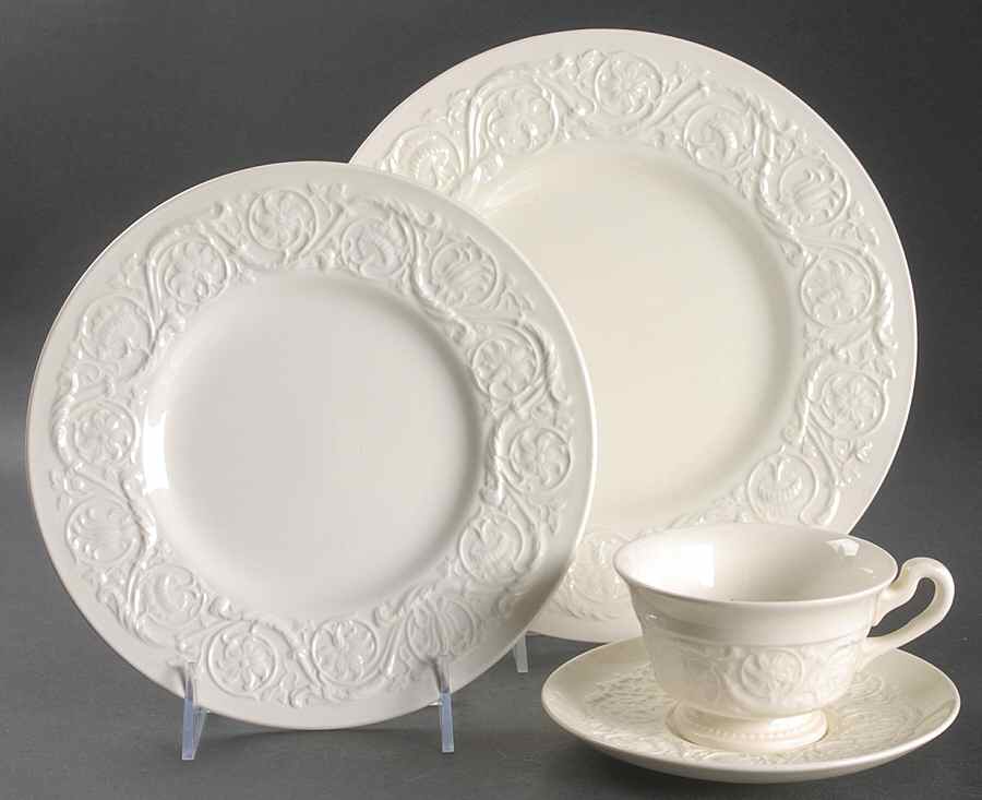 Patrician (Old, 1927-1986) 4 Piece Place Setting by Wedgwood-1