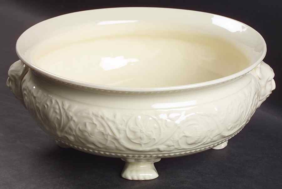 Patrician (Old, 1927-1986) Face Embossed 4-Toed Centerpiece by Wedgwood-1