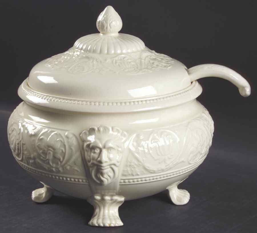 Patrician (Old, 1927-1986) Tureen & Lid w/Ladle by Wedgwood-1