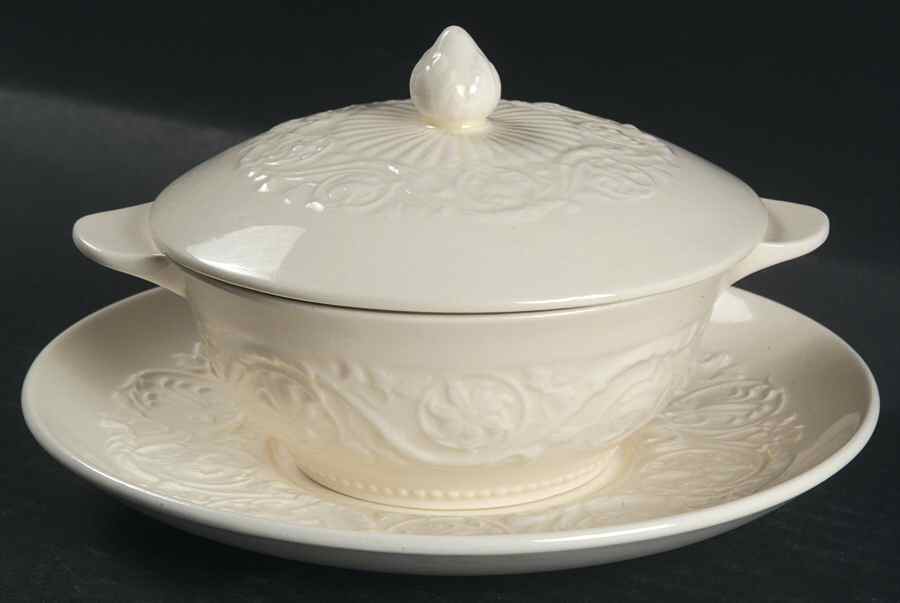Patrician (Old, 1927-1986) Onion Soup Bowl & Saucer Set with Lid by Wedgwood-1