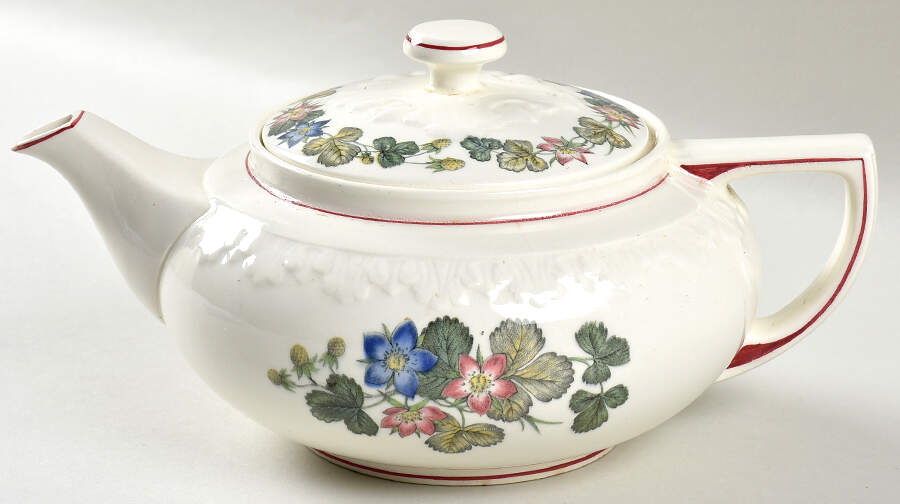Pembroke Teapot & Lid by Wedgwood-1