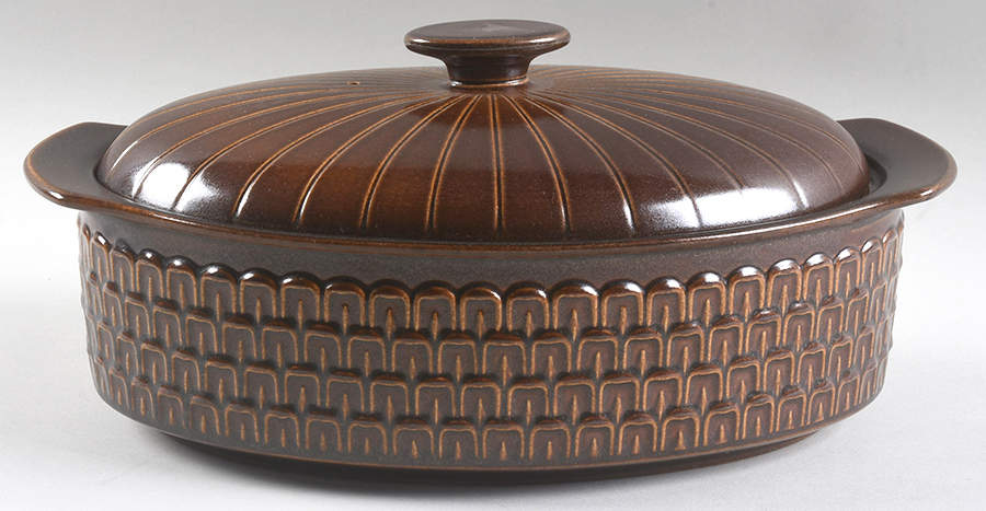 Pennine 1.75 Quart Oval Covered Casserole by Wedgwood-1