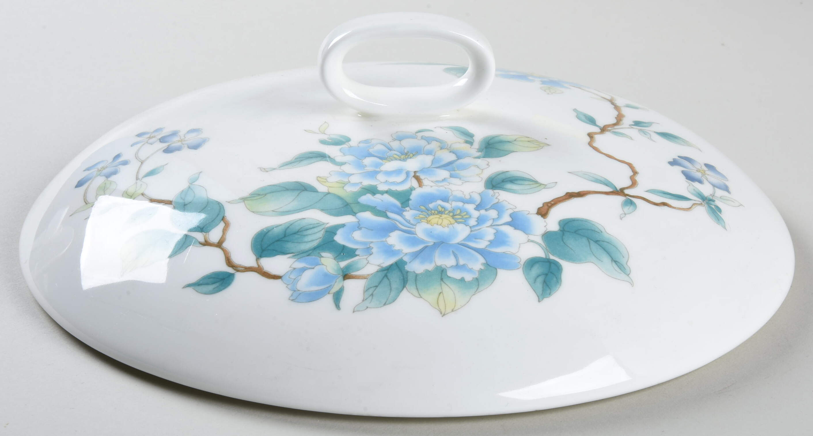 Peony (Bone) Lid for Round Vegetable by Wedgwood-1