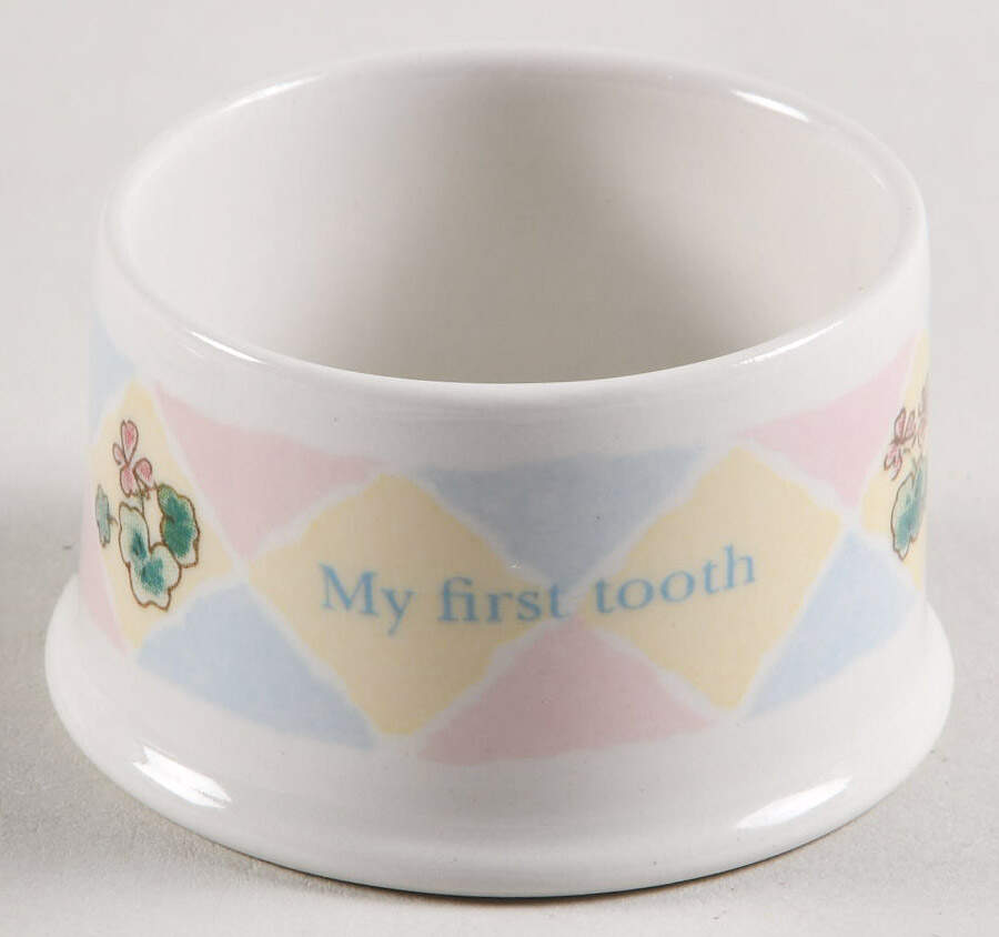 Peter Rabbit 1" Round Box No Lid by Wedgwood-1