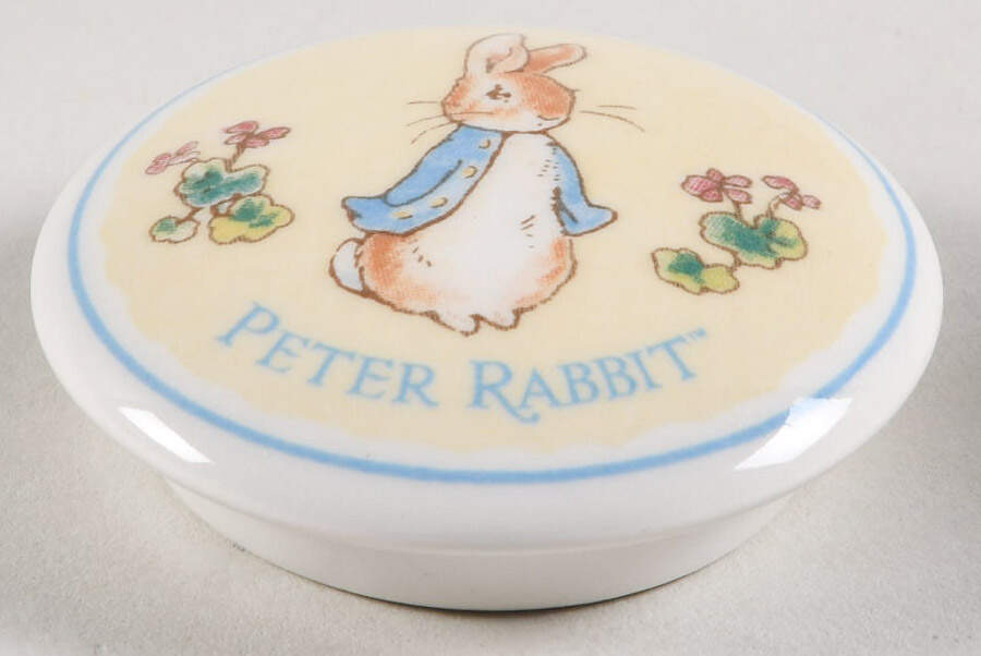 Peter Rabbit Lid for 1" Round Box by Wedgwood-1