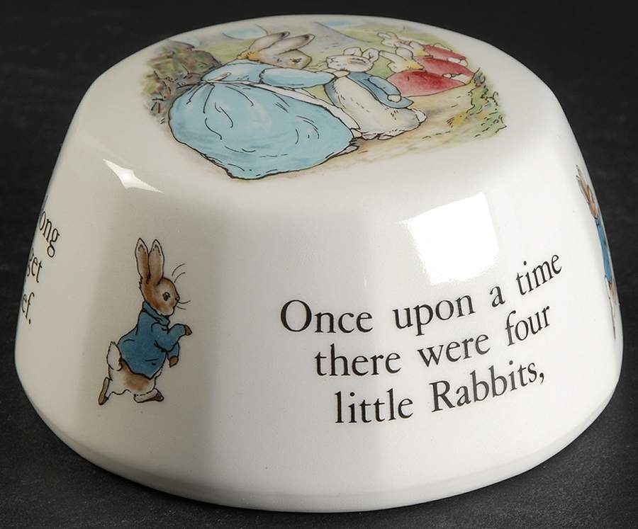 Peter Rabbit Paperweight by Wedgwood-1