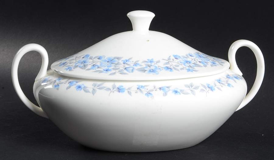 Petra Oval Covered Vegetable by Wedgwood-1
