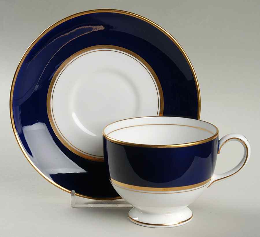 Piccadilly Footed Cup & Saucer Set by Wedgwood-1