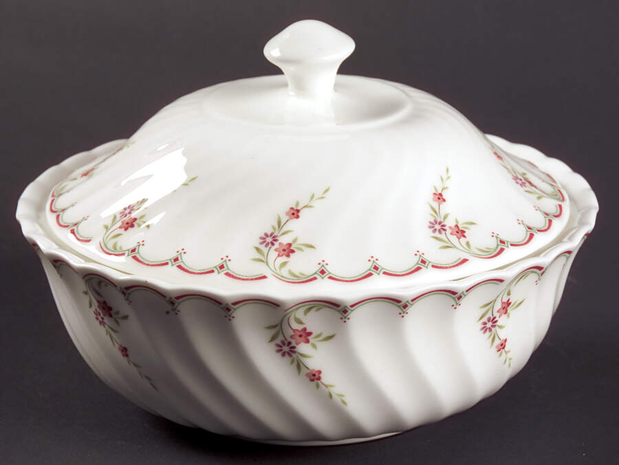 Pink Garland Murray Dish with Lid by Wedgwood-1