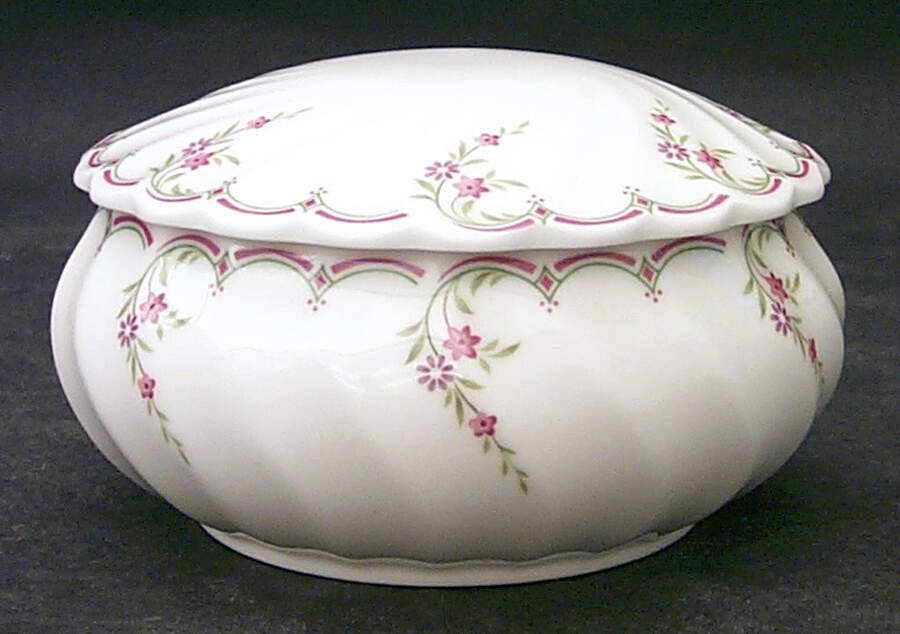 Pink Garland Round Box & Lid by Wedgwood-1