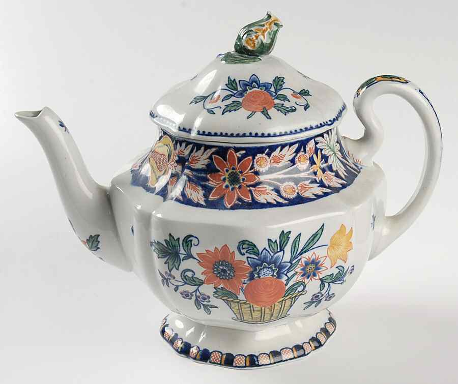 Poterat Teapot & Lid by Wedgwood-1