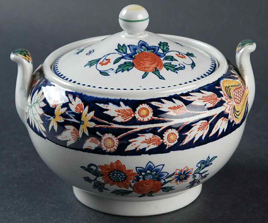 Poterat Sugar Bowl & Lid by Wedgwood-1