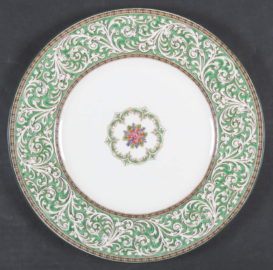Praze Green (Floral Center) Dinner Plate by Wedgwood-1