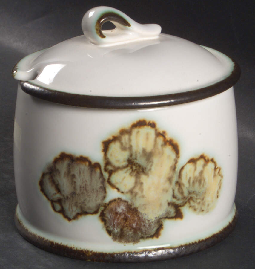 Primrose Sugar Bowl & Lid by Wedgwood-1