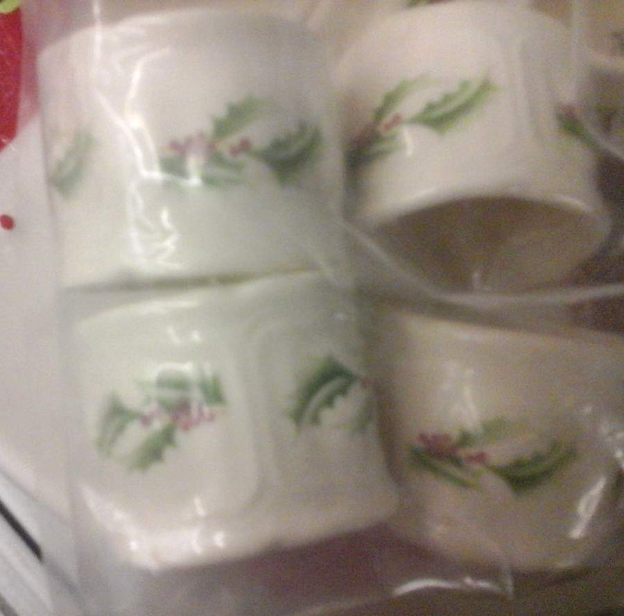 Queen's Holly Napkin Ring by Wedgwood-1