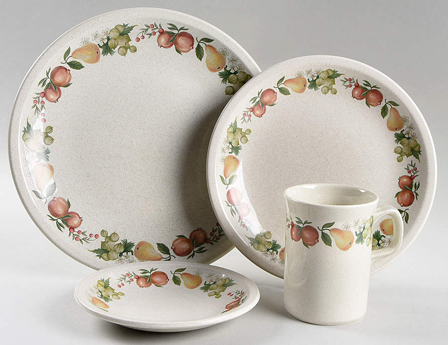 Quince 4 Piece Place Setting by Wedgwood-1