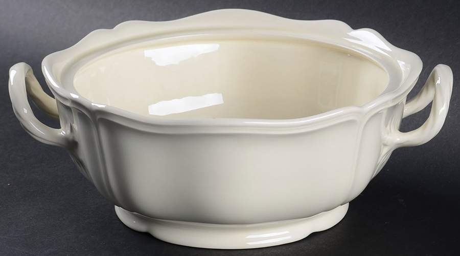 Queen's Plain Round Vegetable No Lid by Wedgwood-1