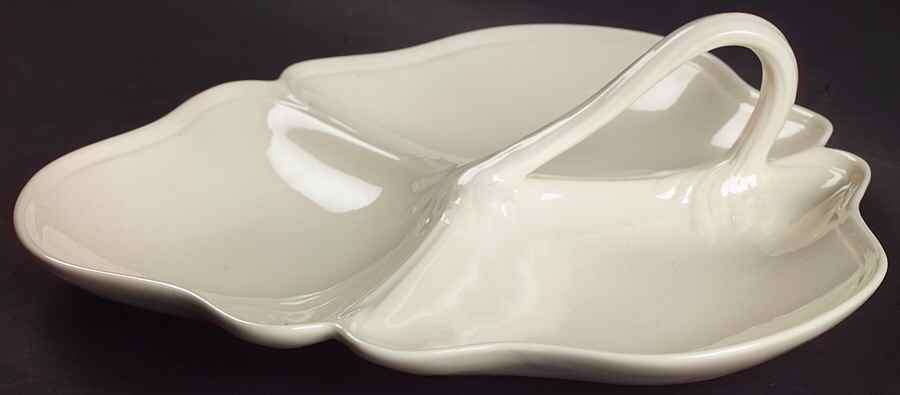 Queen's Plain 3-Part Relish by Wedgwood-1
