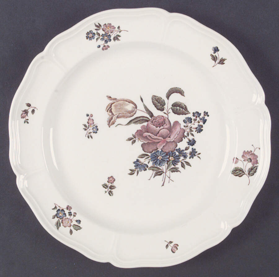 Queens Sprays Dinner Plate by Wedgwood-1