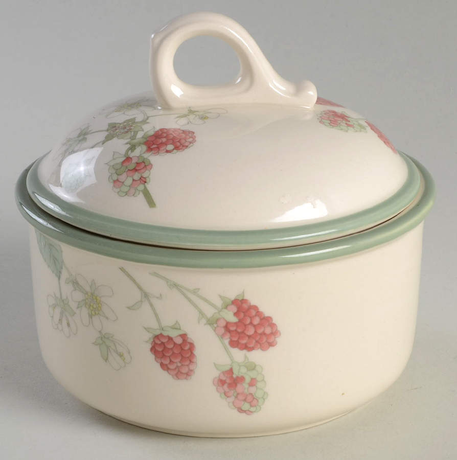 Raspberry Cane Individual Casserole & Lid by Wedgwood-1