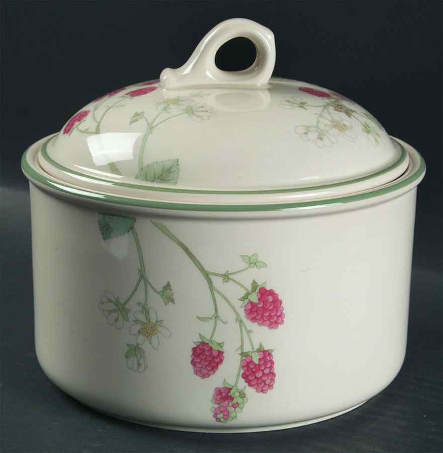 Raspberry Cane (Green Band Off Edge) 2 Qt Round Covered Casserole by Wedgwood-1