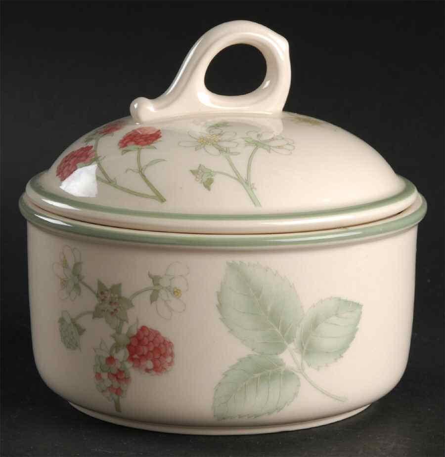 Raspberry Cane (Green Band Off Edge) Round Box & Lid by Wedgwood-1