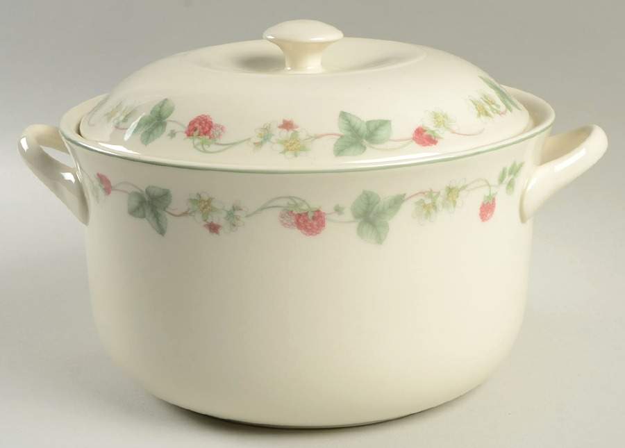 Raspberry 3 Quart Round Covered Casserole by Wedgwood-1