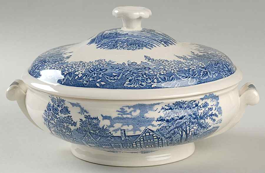 Romantic England Blue Round Covered Vegetable by Wedgwood-1
