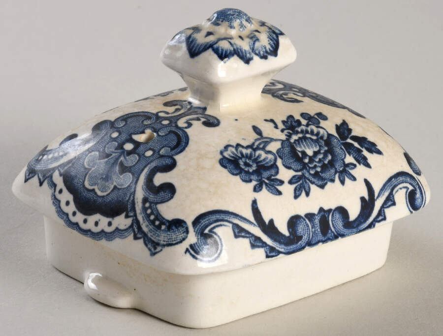 Royal Homes of Britain Blue Lid for Teapot by Wedgwood-1
