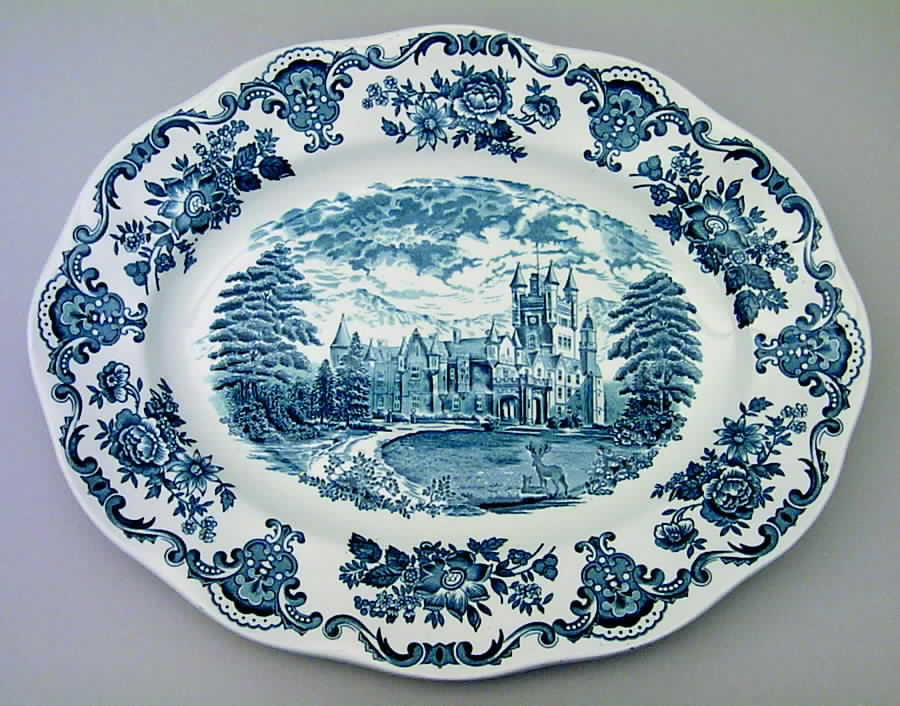 Royal Homes of Britain Blue 14" Oval Serving Platter by Wedgwood-1