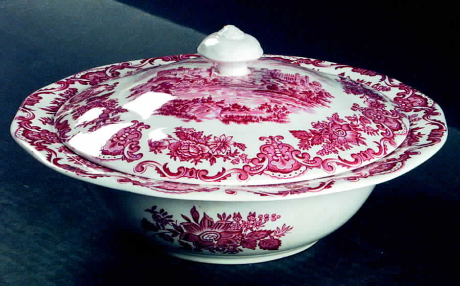 Royal Homes of Britain Pink Round Covered Vegetable by Wedgwood-1