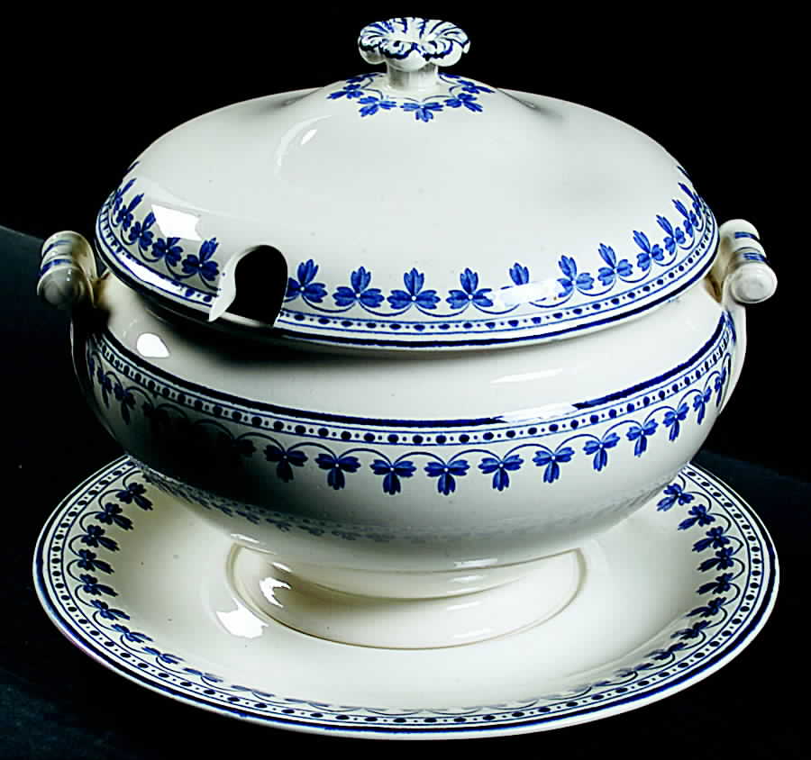 Rome Tureen & Lid w/Underplate by Wedgwood-1