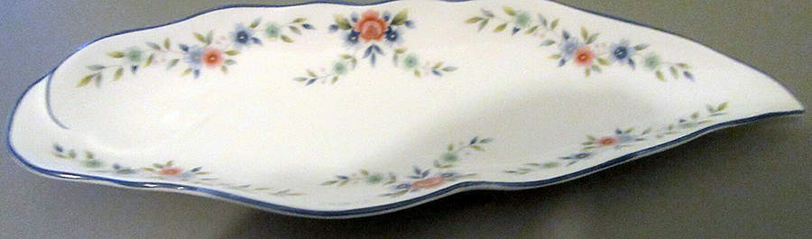 Rosedale 10" Leaf Dish by Wedgwood-1