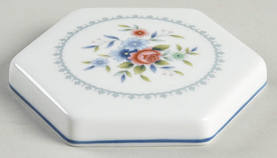 Rosedale Lid for Octagonal Box by Wedgwood-1