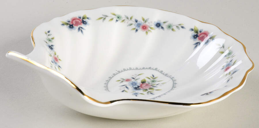 Rosedale Shell Shaped Dish by Wedgwood-1