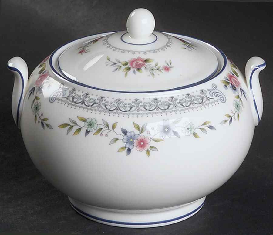 Rosedale 146 Shape Sugar Bowl & Lid by Wedgwood-1