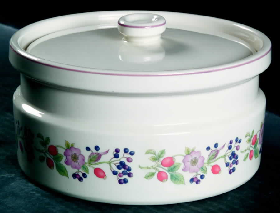 Roseberry 1.5 Qt Round Covered Casserole by Wedgwood-1