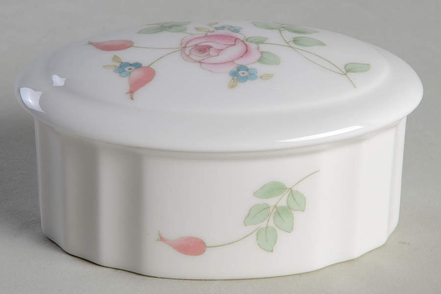 Rosehip Small Oval Box & Lid by Wedgwood-1