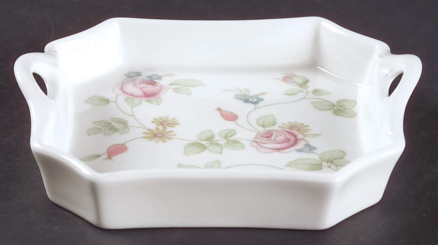 Rosehip Albany Tray by Wedgwood-1