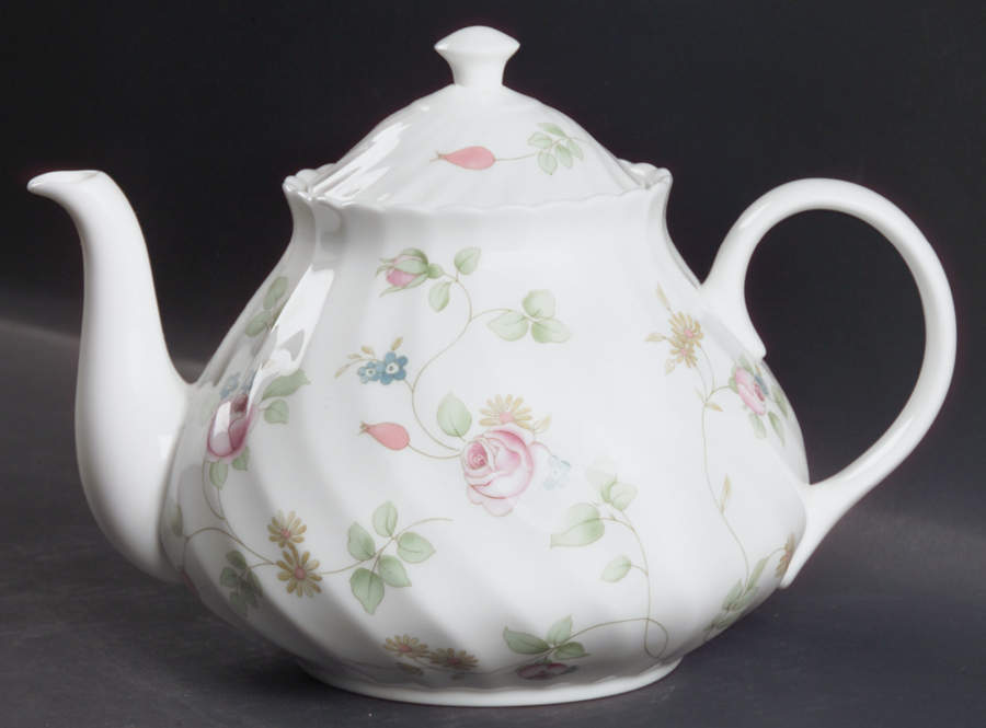 Rosehip Teapot & Lid by Wedgwood-1